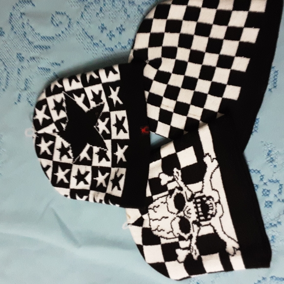 Set of 3 Knit Unisex Hats - Picture 1 of 4